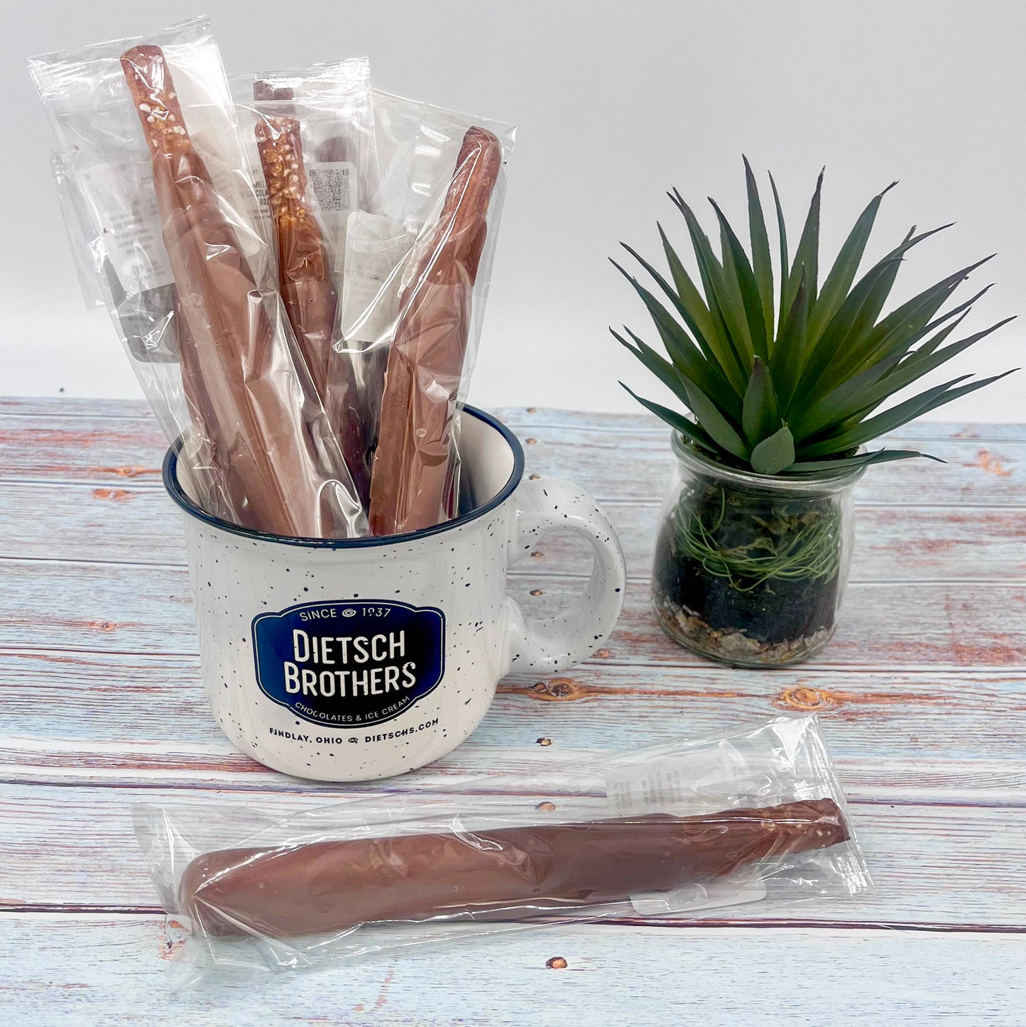 Caramel Dipped Pretzel Rods