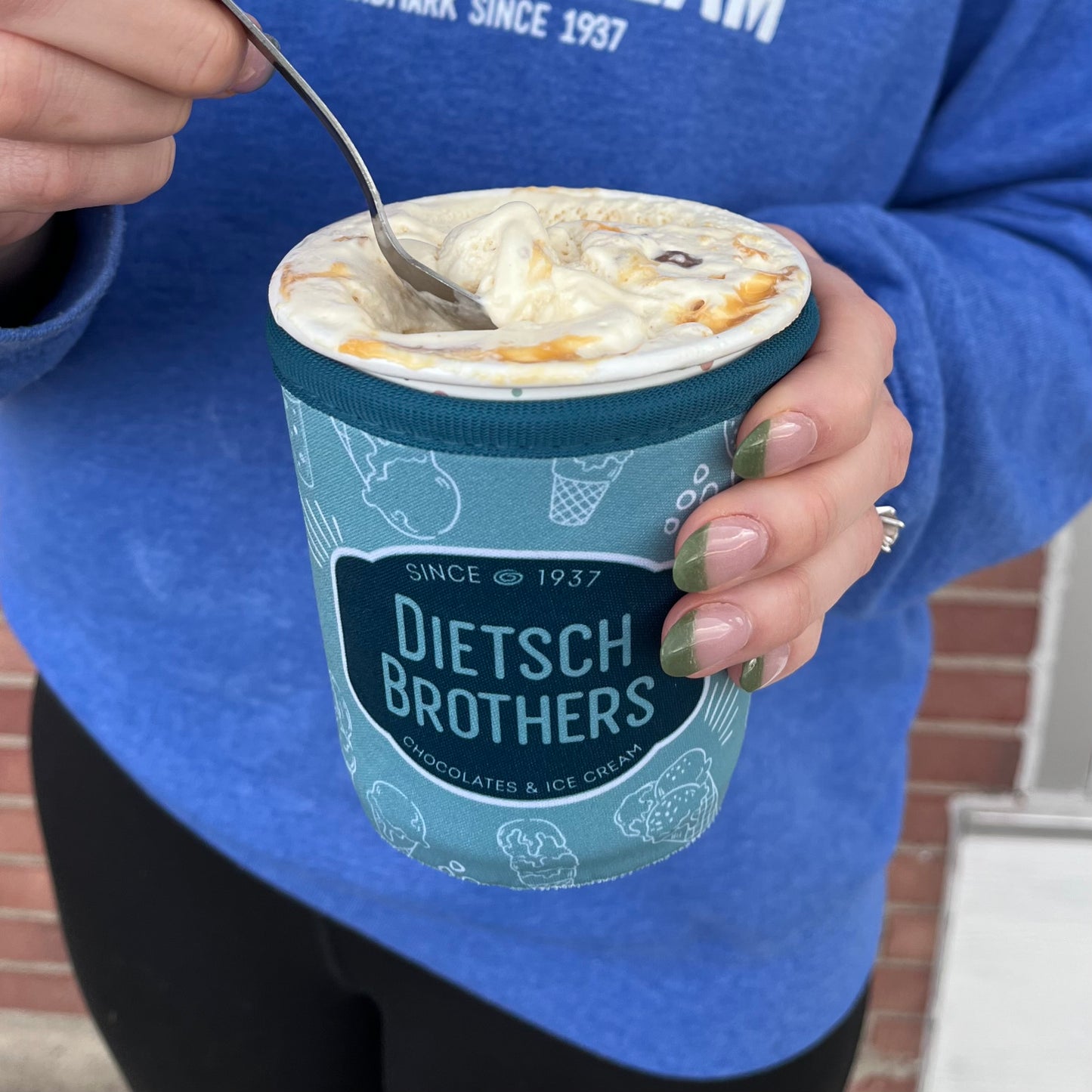 Dietsch Brothers Pint Holder